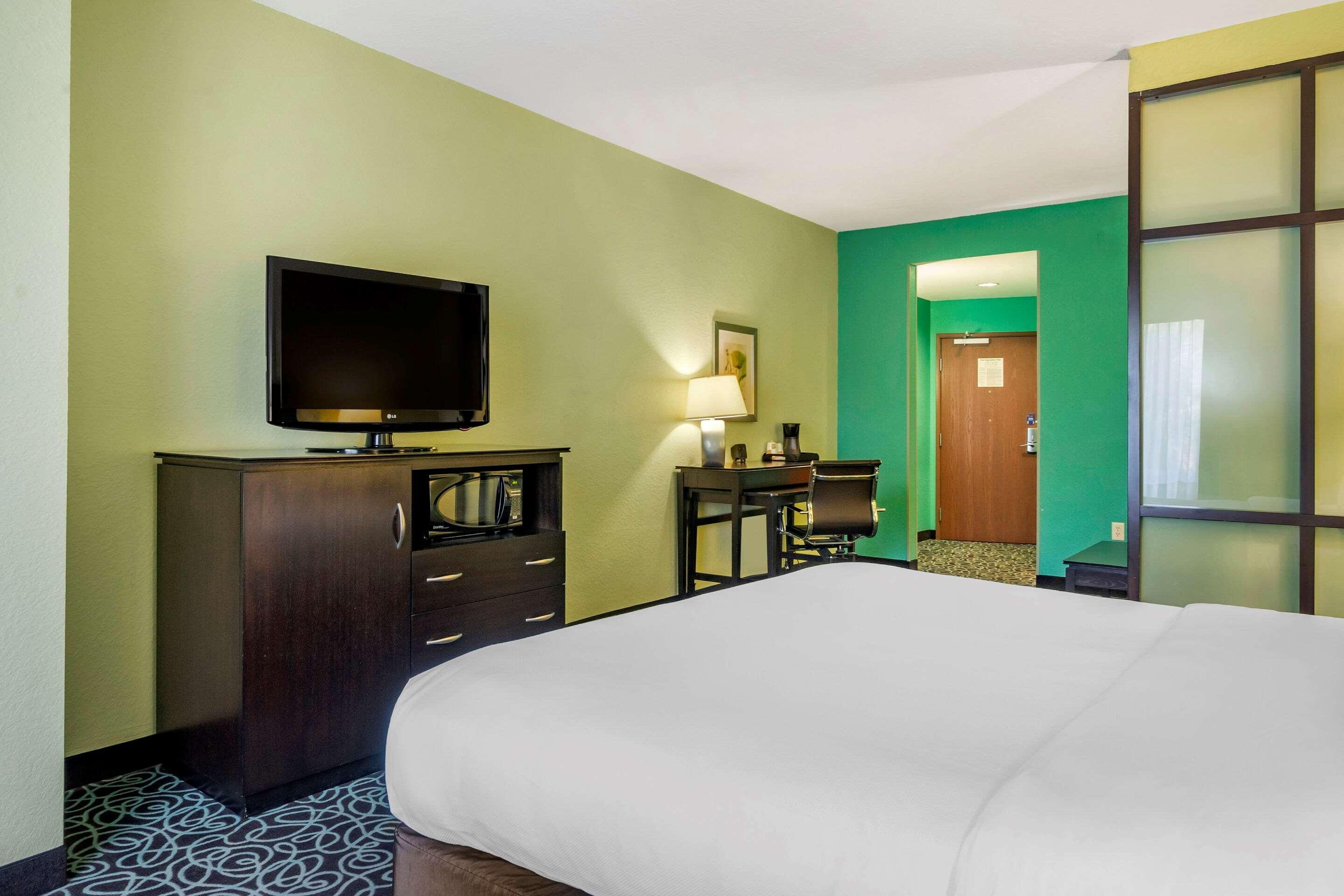 Hampton Inn By Hilton Tampa Fairgrounds Casino Exterior photo