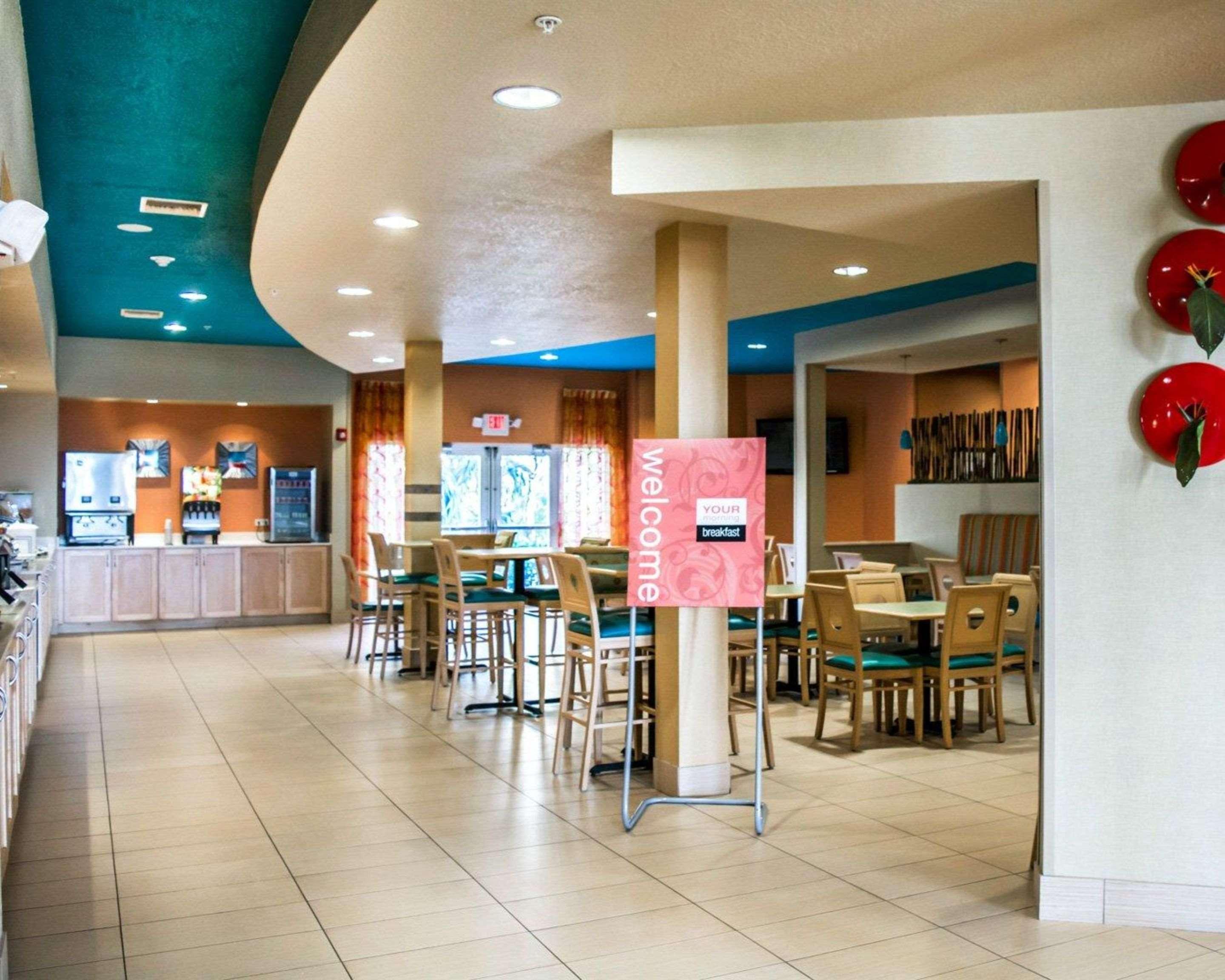 Hampton Inn By Hilton Tampa Fairgrounds Casino Exterior photo