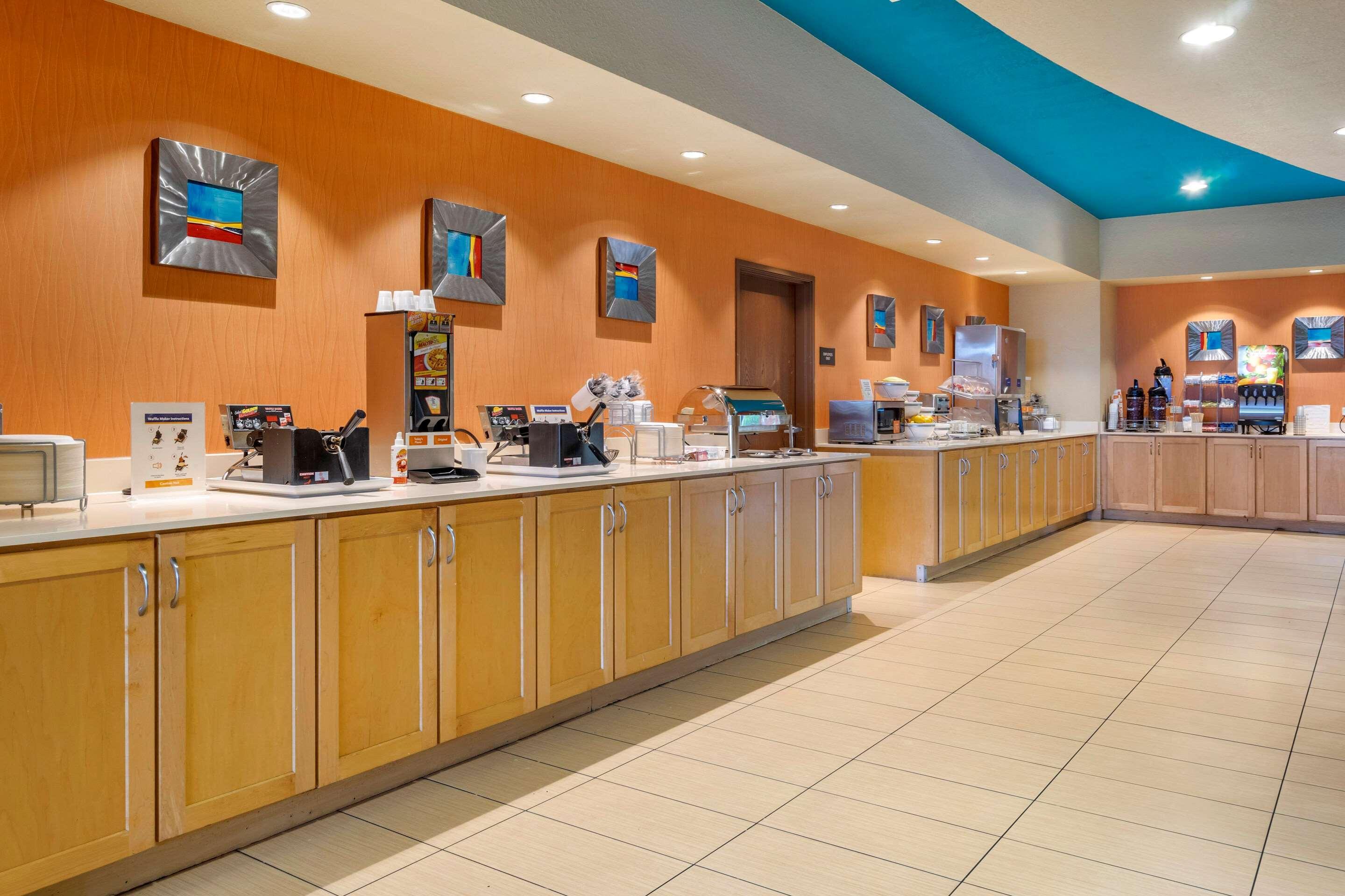 Hampton Inn By Hilton Tampa Fairgrounds Casino Exterior photo