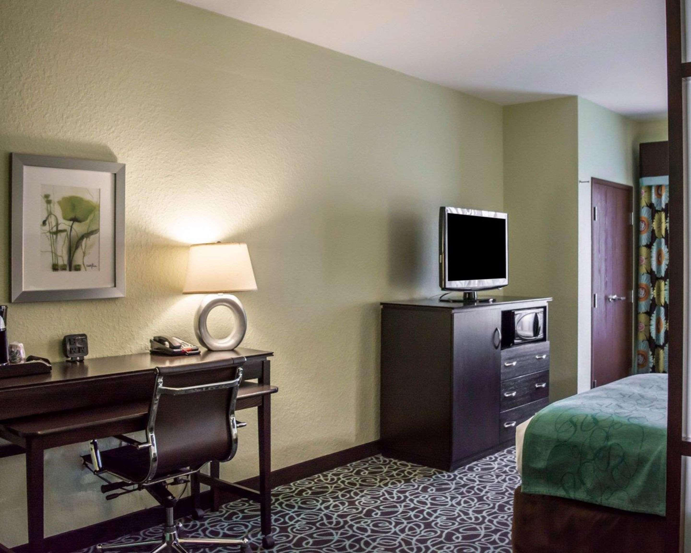 Hampton Inn By Hilton Tampa Fairgrounds Casino Exterior photo